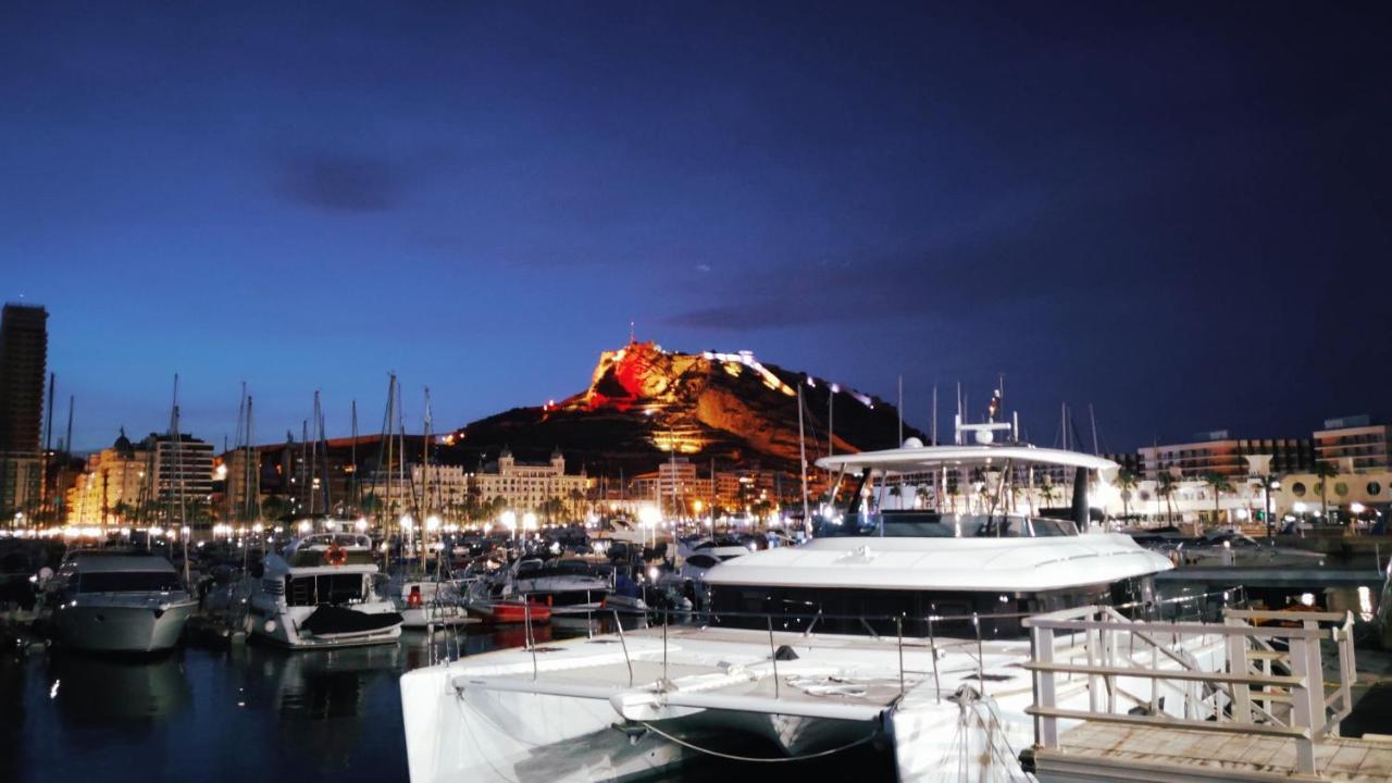 Charming Apartment In Alicante Near The Sea & City Center Eksteriør billede