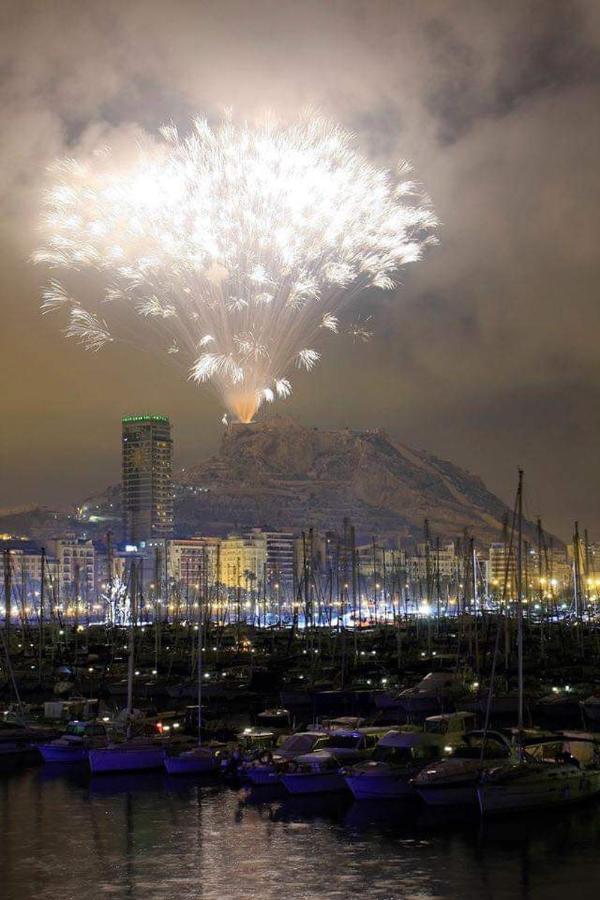 Charming Apartment In Alicante Near The Sea & City Center Eksteriør billede